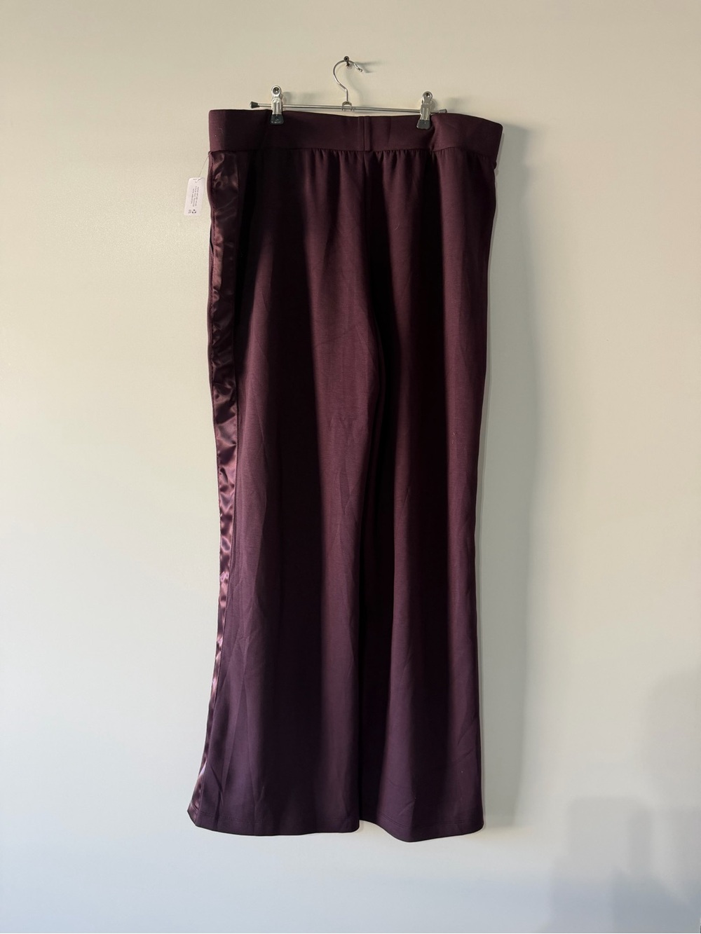 STYLUS Wide-Leg Pants in Plum with Satin Side Stripe